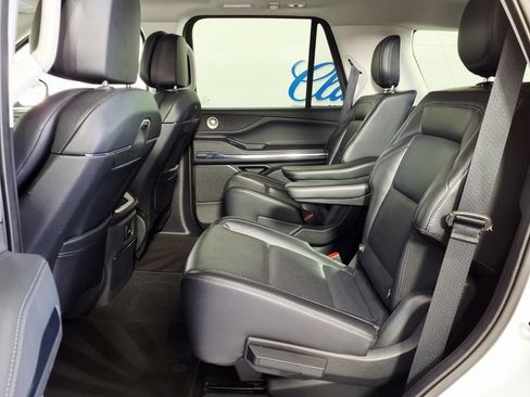 Used 2025 Lincoln Navigator Reserve AWD/4WD image 8