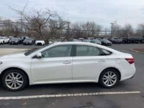 Used 2014 Toyota Avalon XLE Premium image 10