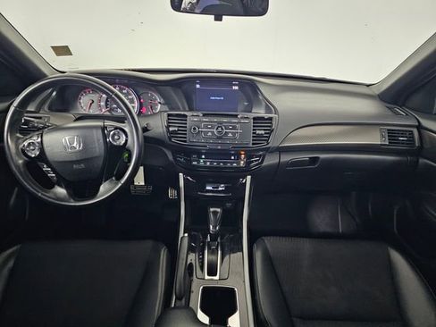 Used 2017 Honda Accord Sport image 20