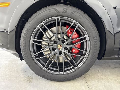 New 2026 Porsche Cayenne GTS image 13