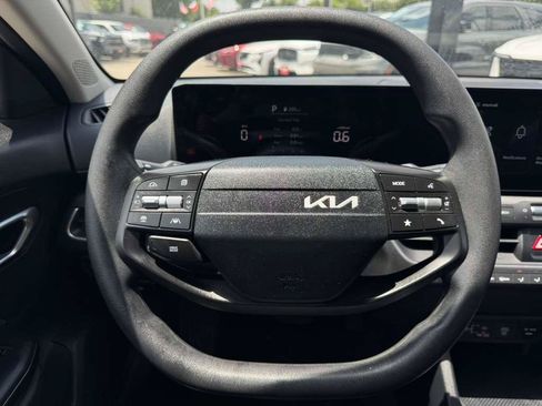 Used 2025 Kia K4 FWD image 10