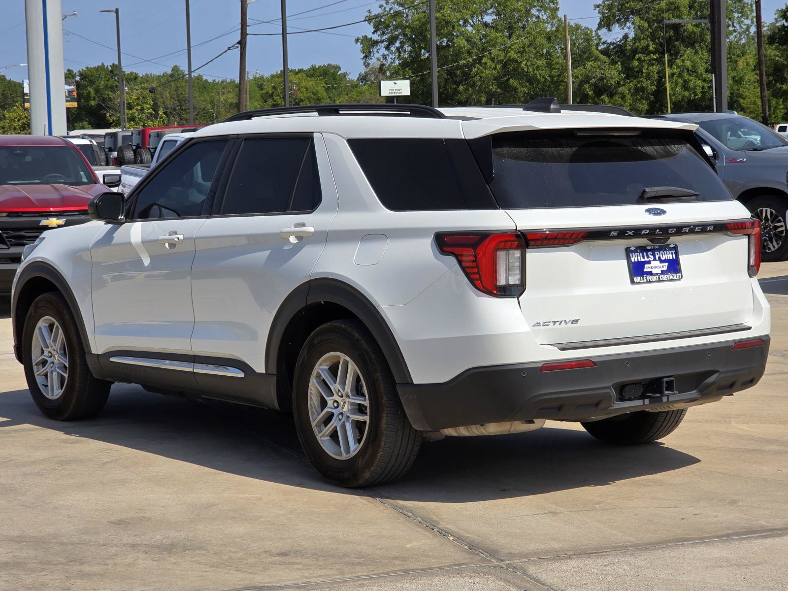 Used 2025 Ford Explorer Active RWD image 6