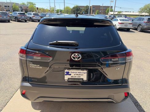 Used 2026 Toyota Corolla Cross LE FWD image 7