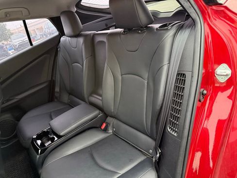Used 2017 Toyota Prius Prime Advanced FWD image 10