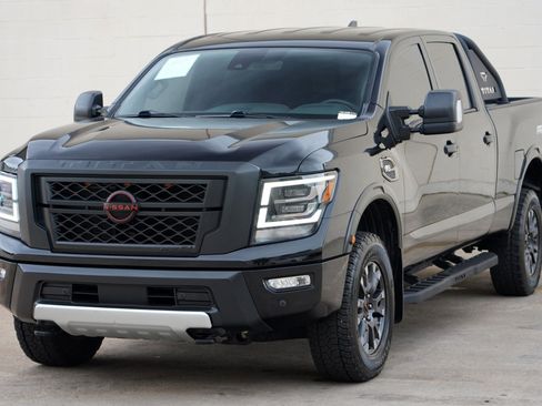 Used 2023 Nissan Titan PRO-4X AWD/4WD image 43