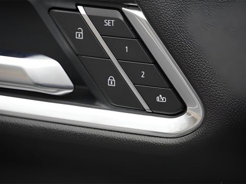 New 2026 GMC Sierra 1500 SLT image 19