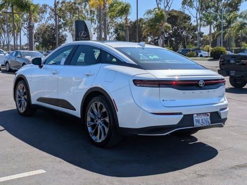 Used 2025 Toyota Crown Limited w/ Advanced Technology Package image 7