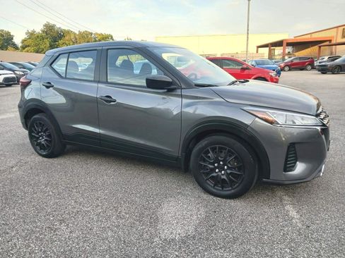 Used 2024 Nissan Kicks S FWD image 3