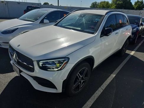 Used 2022 Mercedes-Benz GLC 300 4MATIC image 2