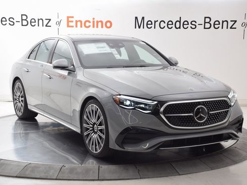 New 2026 Mercedes-Benz E 450 4MATIC Sedan image 8
