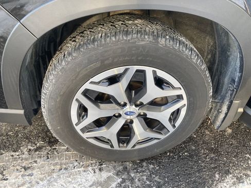 Used 2021 Subaru Forester Premium image 31