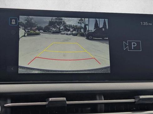 Used 2025 Hyundai Santa Cruz SE image 13