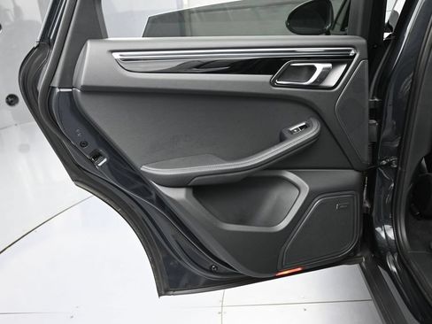 Certified 2026 Porsche Macan AWD/4WD image 22