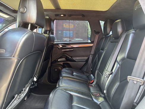 Used 2016 Porsche Cayenne GTS AWD/4WD image 9