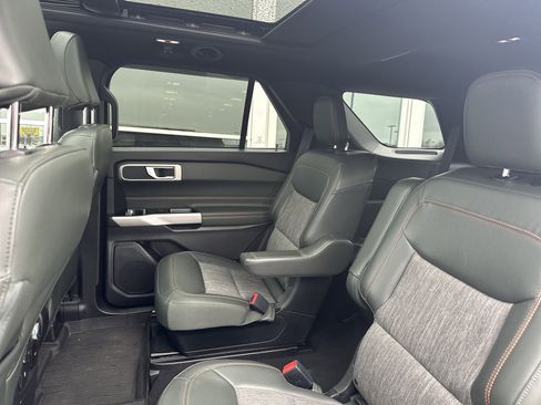 Used 2022 Ford Explorer Timberline AWD/4WD image 9