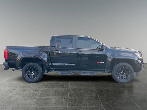 Used 2022 Chevrolet Colorado Z71 w/ Z71 Midnight Edition AWD/4WD image 9