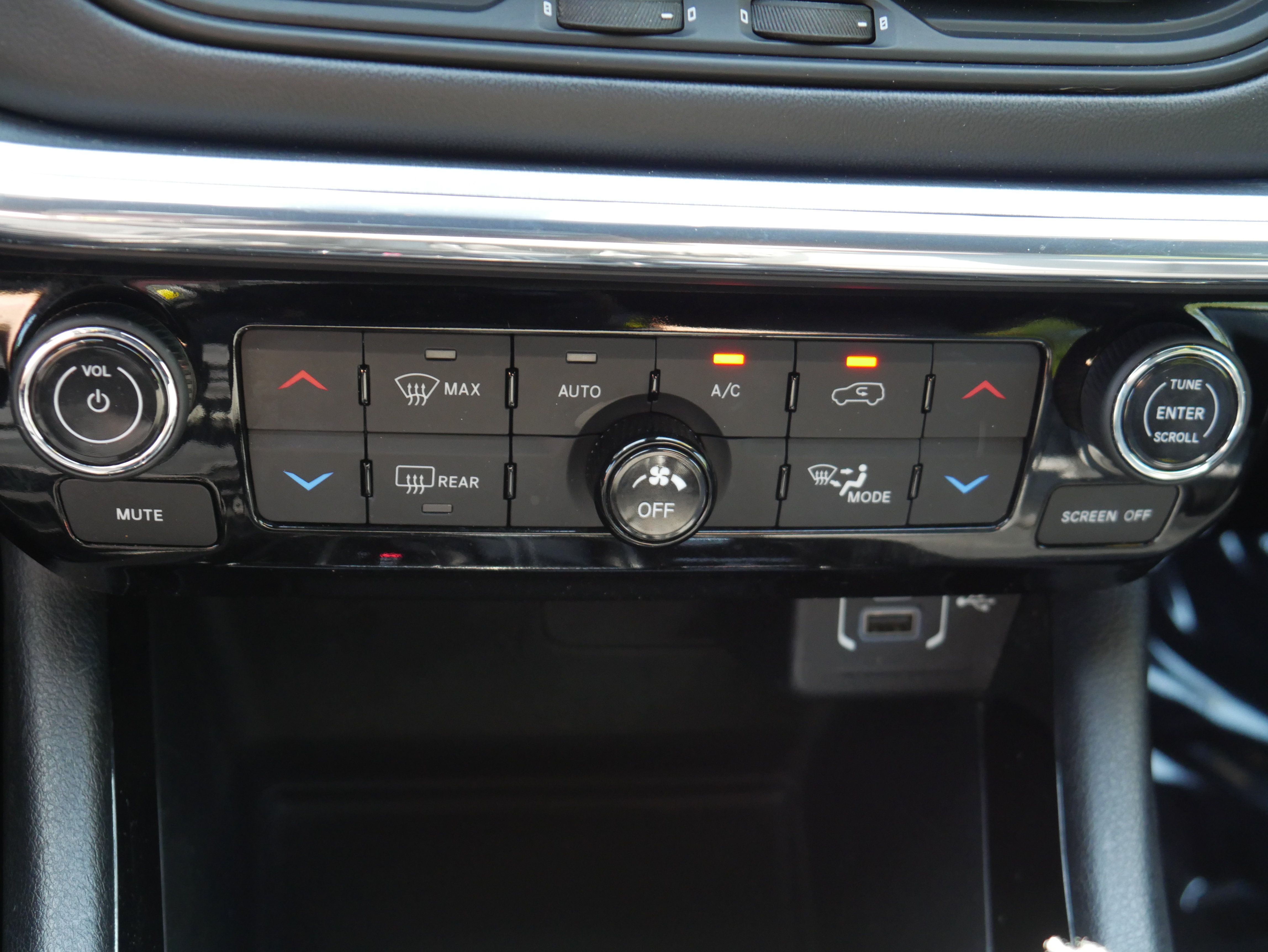 Used 2022 Jeep Compass High Altitude AWD/4WD image 23