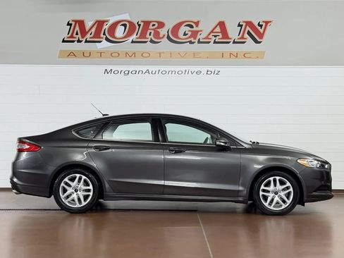 Used 2015 Ford Fusion SE FWD image 2