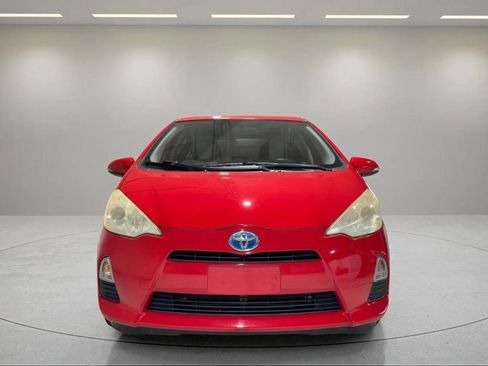 Used 2014 Toyota Prius C One image 17