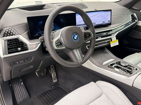 New 2026 BMW X5 xDrive50e w/ M Sport Package AWD/4WD image 4