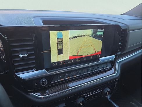 Used 2024 Chevrolet Silverado 1500 LT Trail Boss w/ LT Trail Boss Premium Package image 17