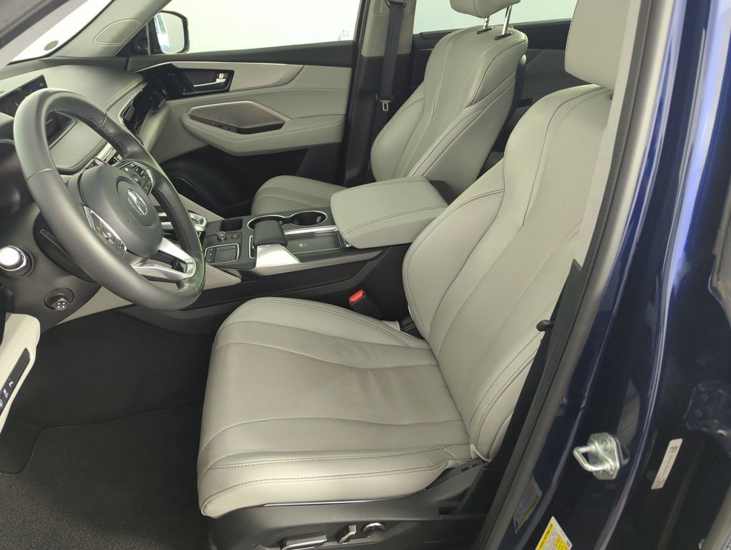 Used 2024 Acura MDX w/ Technology Package FWD image 12