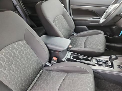 Used 2025 Mitsubishi Outlander Sport AWD image 18
