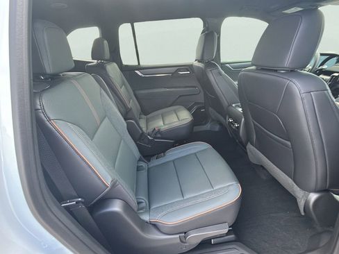 New 2026 GMC Acadia AT4 w/ Luxury Package AWD/4WD image 32