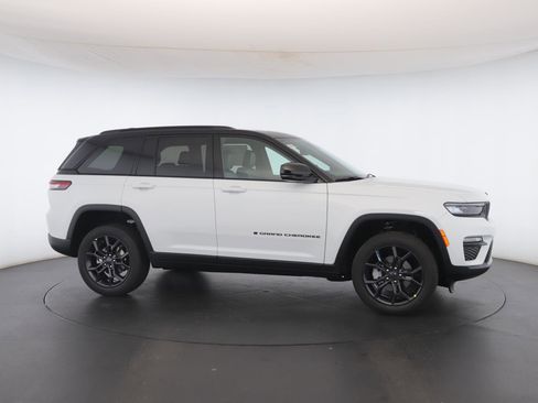 New 2025 Jeep Grand Cherokee Limited image 29