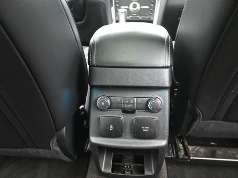 Used 2018 Ford Explorer Platinum image 10