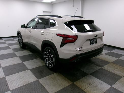 New 2026 Chevrolet Trax RS w/ Driver Confidence Package image 2