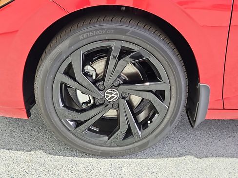 New 2026 Volkswagen Jetta SE FWD image 12