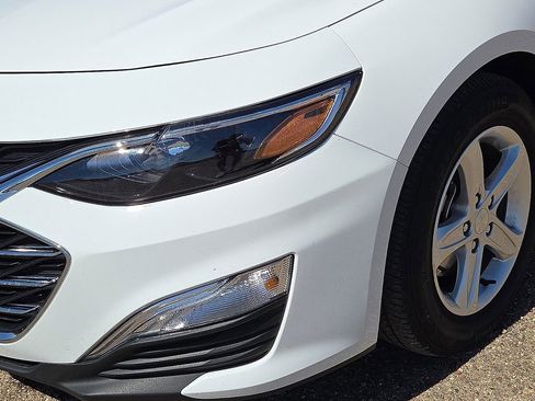 Used 2025 Chevrolet Malibu LS FWD image 10