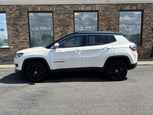 Used 2018 Jeep Compass Limited w/ Navigation Group AWD/4WD image 2