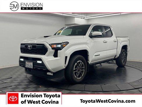 Certified 2024 Toyota Tacoma TRD Sport AWD/4WD image 1