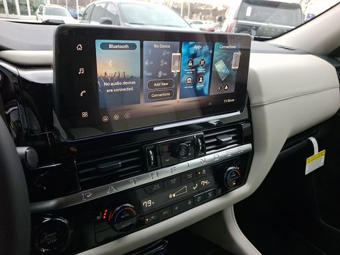 New 2026 Nissan Pathfinder SL image 8