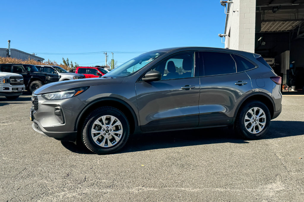 Certified 2025 Ford Escape Active AWD/4WD image 6