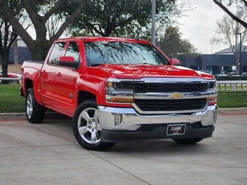 Used 2018 Chevrolet Silverado 1500 LT w/ Texas Edition image 2