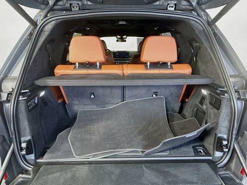 Used 2024 BMW X7 xDrive40i w/ M Sport Package AWD/4WD image 28