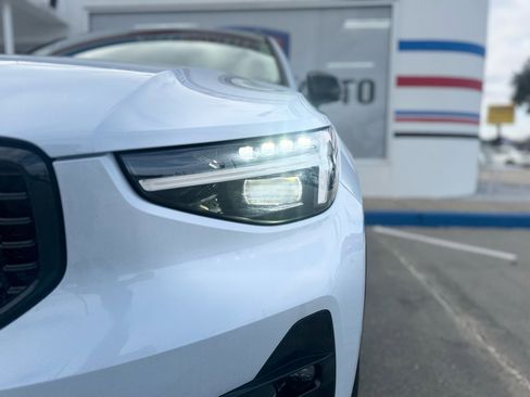 Used 2024 Volvo XC40 B5 Plus w/ Protection Package Premier image 13