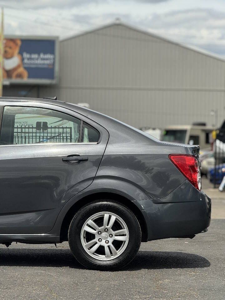 Used 2013 Chevrolet Sonic LT FWD image 18