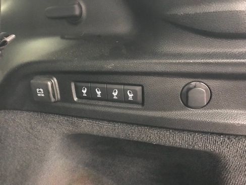 Used 2021 Jeep Grand Cherokee L Overland w/ Luxury Tech Group IV image 36