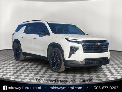 Used 2025 Chevrolet Traverse LT w/ Sun and Wheel Package