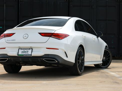 Used 2021 Mercedes-Benz CLA 250 w/ AMG Line image 37