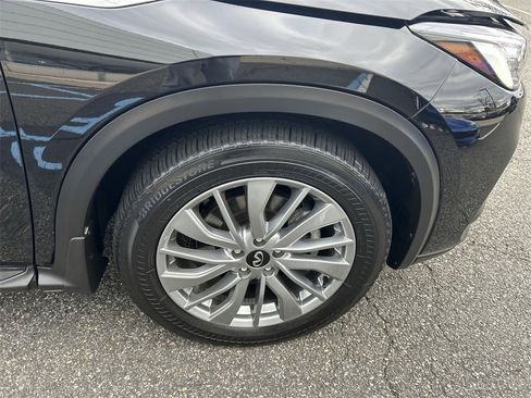 Certified 2025 INFINITI QX50 Luxe image 13