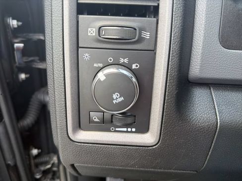 Used 2015 RAM 1500 Express AWD/4WD image 17