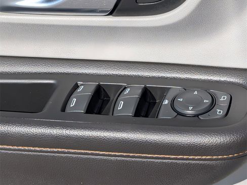 Used 2019 GMC Terrain SLT w/ Preferred Package image 19