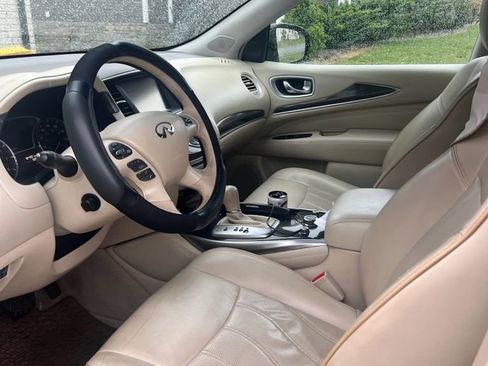 Used 2013 INFINITI JX35 AWD w/ Premium Pkg image 4