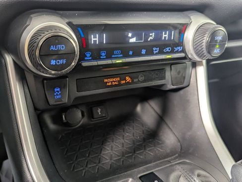 Used 2021 Toyota RAV4 XLE image 22