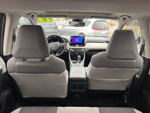 Used 2023 Toyota RAV4 XLE w/ Convenience Package image 10